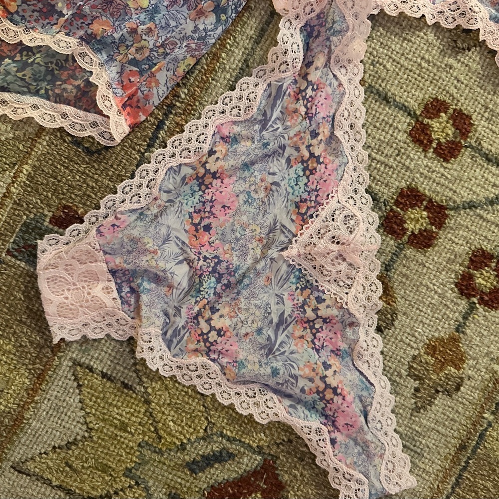 Victoria Secret Set (4 items) sz 34C/M - Picture 5 of 13